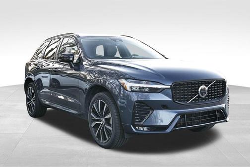 2024 Volvo XC60 B5 Plus Dark Theme