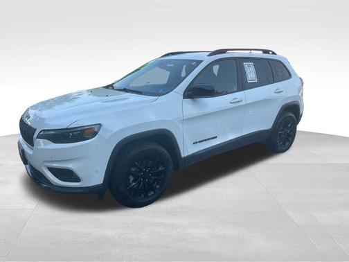 White 2023 Jeep Cherokee Altitude Lux