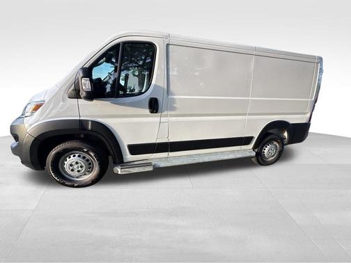 White 2025 RAM ProMaster 2500 Base