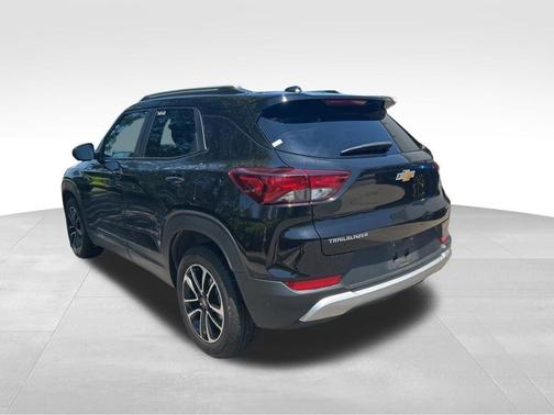 Black 2025 Chevrolet Trailblazer LT