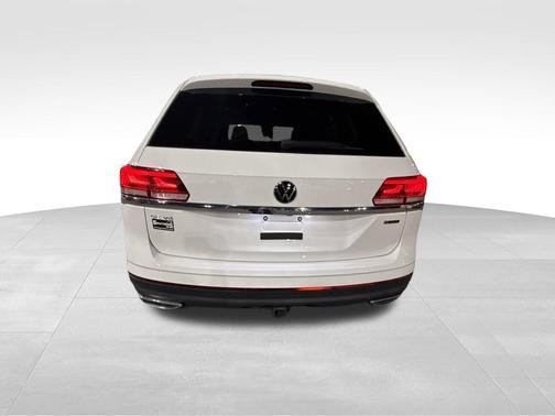 Pure White 2022 Volkswagen Atlas 3.6L SE w/Technology
