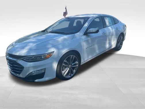 White 2024 Chevrolet Malibu 2LT