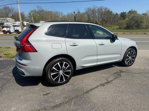 Vapor Grey Metallic 2025 Volvo XC60 B5 Plus Dark AWD