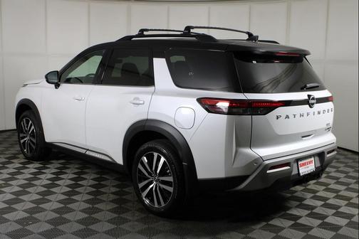 2025 Nissan Pathfinder Platinum 4WD
