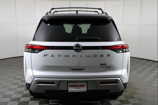 2025 Nissan Pathfinder Platinum 4WD