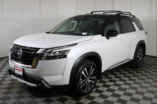 2025 Nissan Pathfinder Platinum 4WD