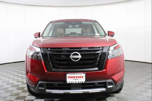 2025 Nissan Pathfinder Platinum 4WD