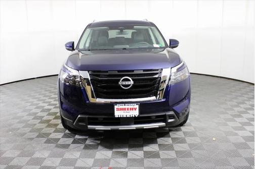 2025 Nissan Pathfinder Platinum 4WD