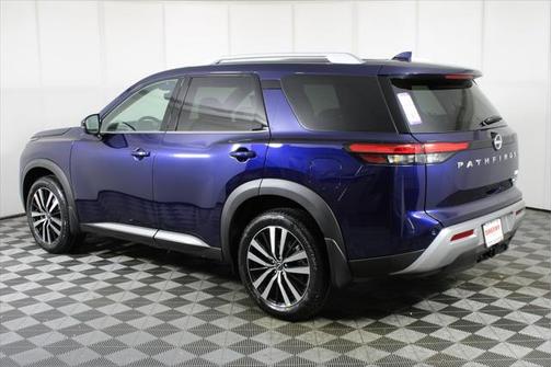 2025 Nissan Pathfinder Platinum 4WD