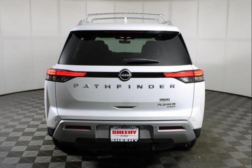 2025 Nissan Pathfinder Platinum 4WD
