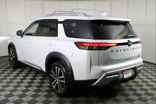 2025 Nissan Pathfinder Platinum 4WD