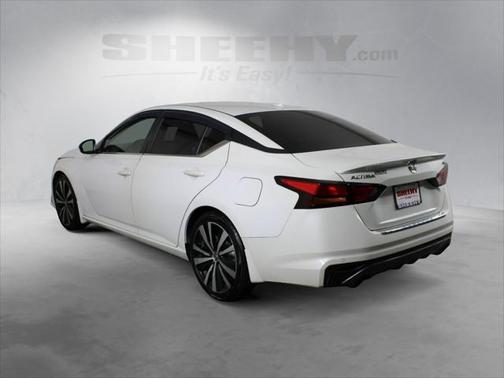 2022 Nissan Altima SR FWD