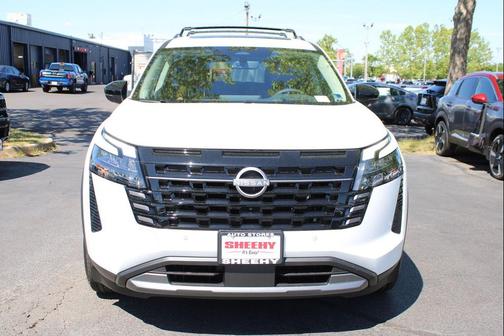 White Pearl 2026 Nissan Pathfinder Platinum