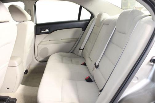 Silver 2009 Ford Fusion SE