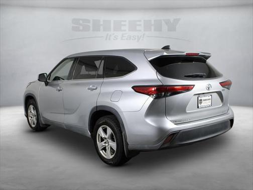 2022 Toyota Highlander LE