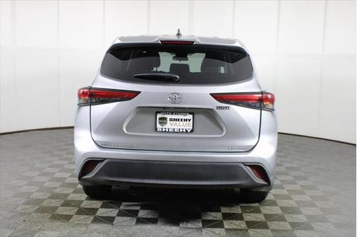 2022 Toyota Highlander LE