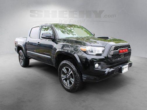 Midnight Black Metallic 2019 Toyota Tacoma TRD Sport