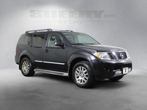 2010 Nissan Pathfinder LE