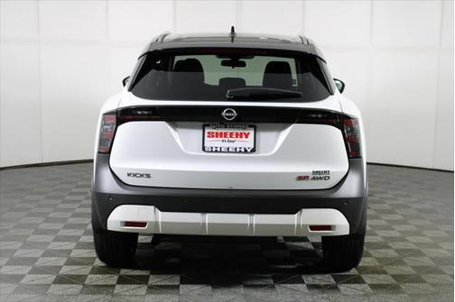 2025 Nissan Kicks SR