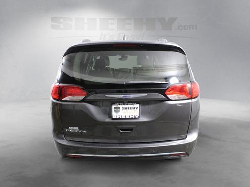 2018 Chrysler Pacifica Touring-L Plus