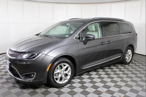 2018 Chrysler Pacifica Touring-L Plus