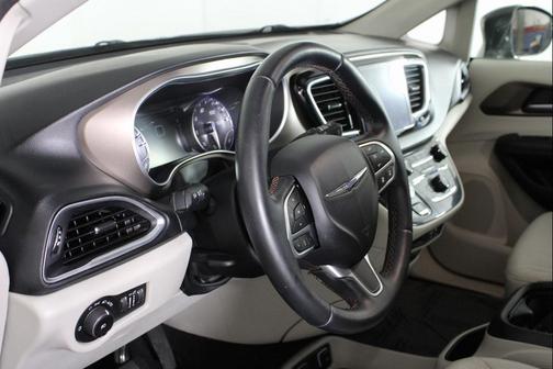 2018 Chrysler Pacifica Touring-L Plus