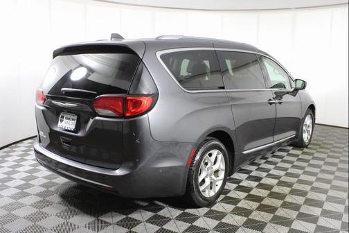 2018 Chrysler Pacifica Touring-L Plus