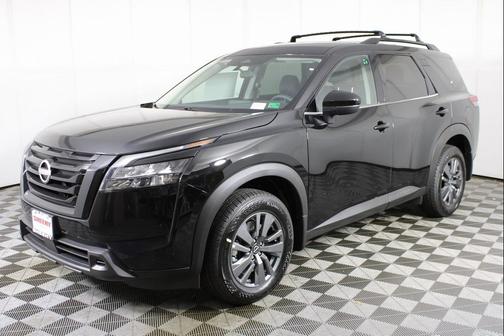 2025 Nissan Pathfinder SV 4WD