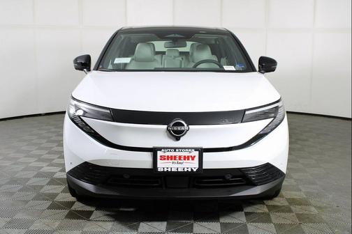 White Pearl 2026 Nissan Leaf SV+