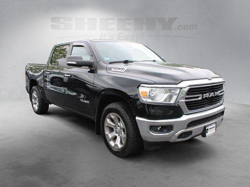 Diamond Black Crystal Pearlcoat 2019 RAM 1500 Big Horn