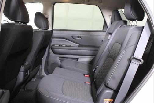 2024 Nissan Pathfinder S FWD