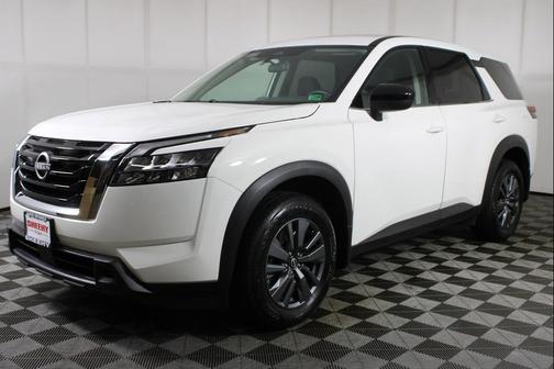 2024 Nissan Pathfinder S FWD