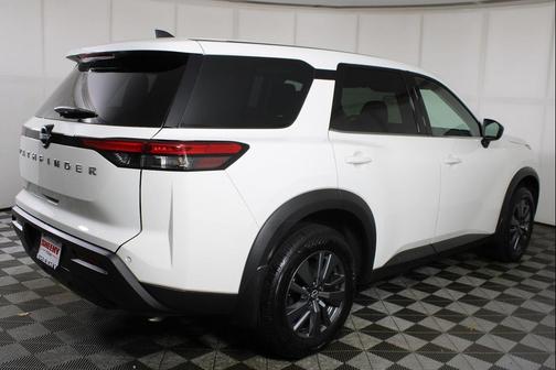 2024 Nissan Pathfinder S FWD