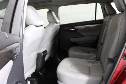 2022 Toyota Highlander Hybrid Limited