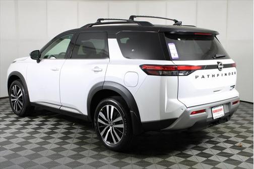 2025 Nissan Pathfinder Platinum 4WD