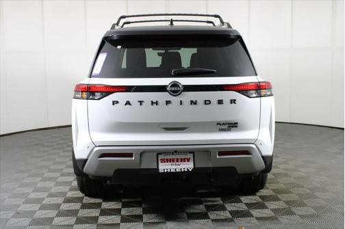2025 Nissan Pathfinder Platinum 4WD