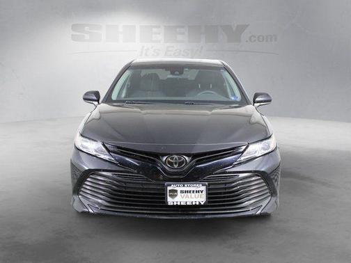 Midnight Black Metallic 2018 Toyota Camry LE