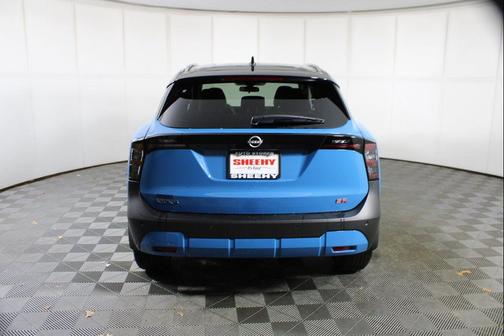 Arctic Ice 2026 Nissan Kicks SR