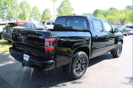 Super Black 2026 Nissan Frontier SV