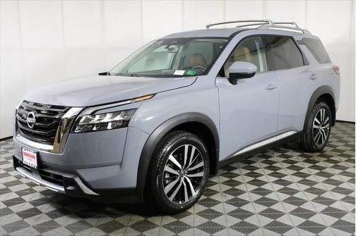 2025 Nissan Pathfinder Platinum 4WD