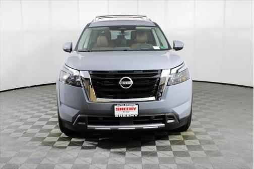 2025 Nissan Pathfinder Platinum 4WD