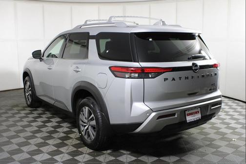 2025 Nissan Pathfinder SL 4WD