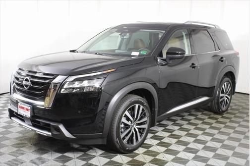 2025 Nissan Pathfinder Platinum 4WD