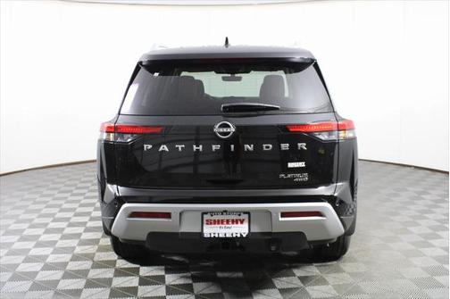 2025 Nissan Pathfinder Platinum 4WD