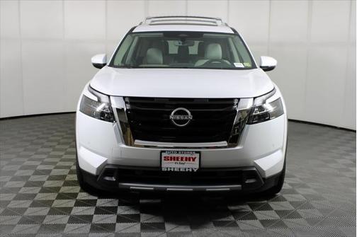 2025 Nissan Pathfinder SL 4WD
