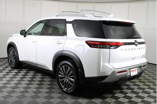 2025 Nissan Pathfinder SL 4WD