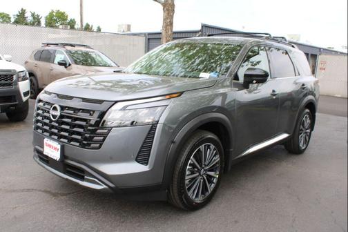 Gun Met 2026 Nissan Pathfinder Platinum