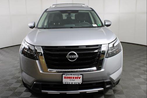 2025 Nissan Pathfinder Platinum 4WD