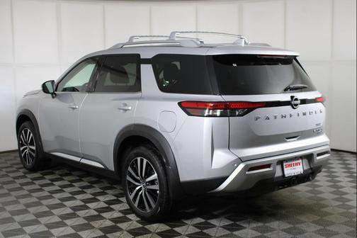 2025 Nissan Pathfinder Platinum 4WD