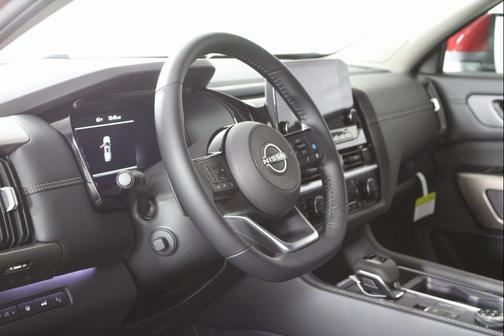 2025 Nissan Pathfinder Platinum 4WD